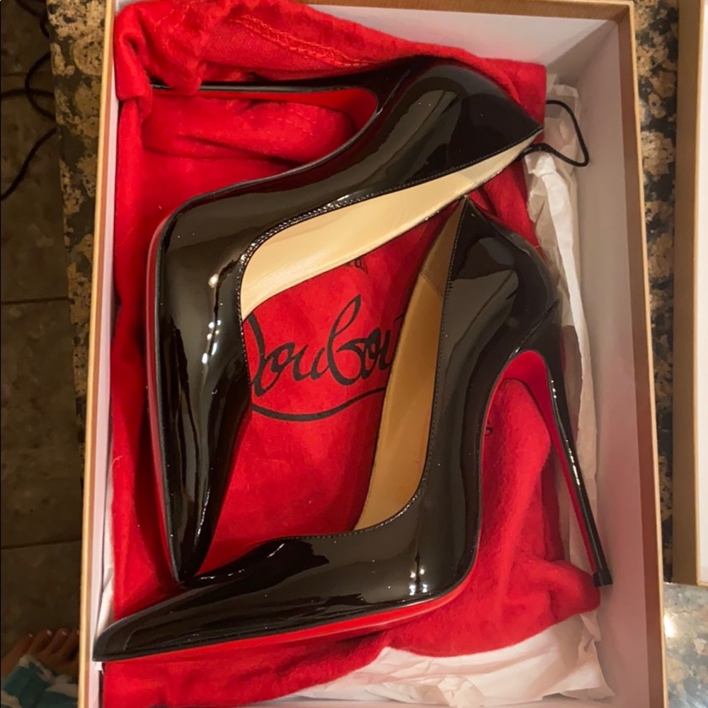 Christian Louboutins So Kate heels